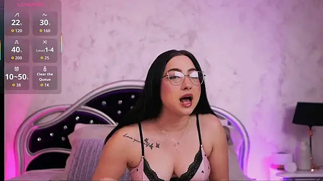 SweetySasha18 online show from June 2026 05:40:02 PM