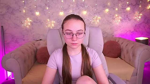 ArrinaWairr online show from March 2026 07:14:02 AM