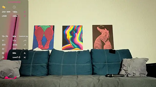 TrixiBell online show from November 2025 04:45:02 AM