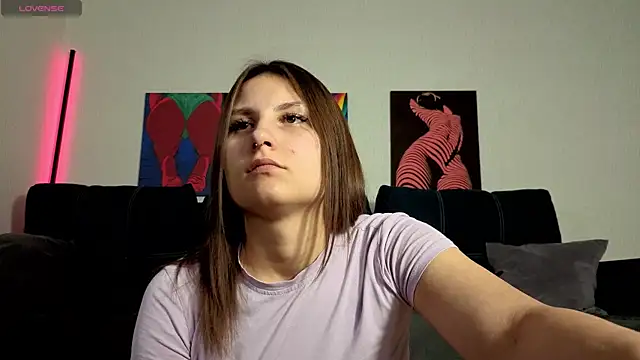 TrixiBell online show from May 2026 04:53:02 AM