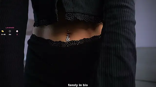 EleneButton online show from November 2025 01:17:01 AM