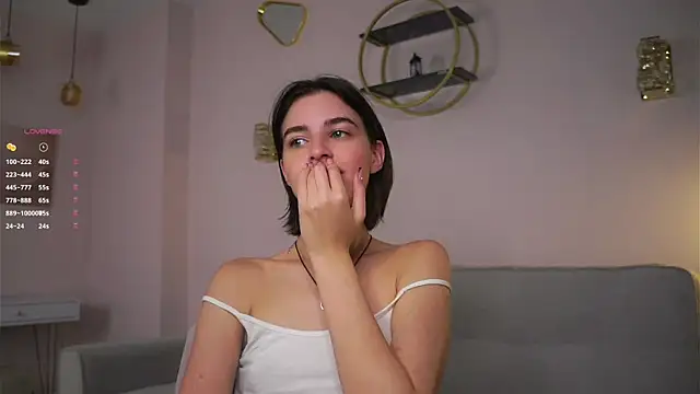 EleneButton online show from November 2025 01:51:02 AM