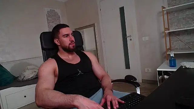 Snapshot of IvanHydee chatting on March 2026 05:46:02 AM IvanHydee online show from March 2026 05:46:02 AM