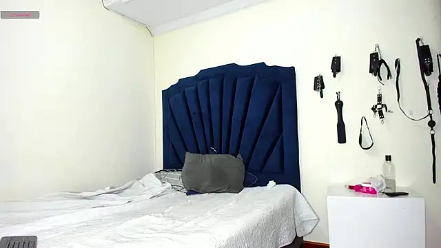 RoxyandAron2 online show from March 2026 01:58:02 PM