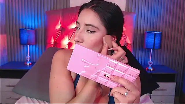 Snapshot of Bonnali_lune chatting on November 2025 10:24:01 PM Bonnali lune online show from November 2025 10:24:01 PM