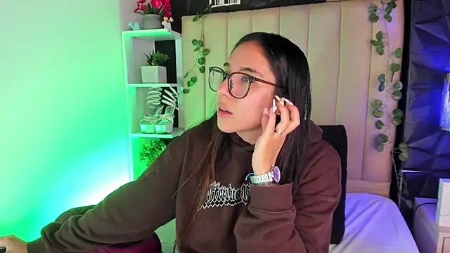 Snapshot of Bonnali_lune chatting on February 2026 10:03:02 PM Bonnali lune online show from February 2026 10:03:02 PM