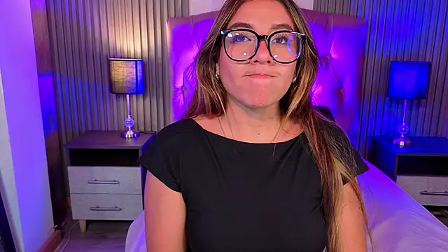 Bonnali lune online show from April 2026 09:04:02 PM