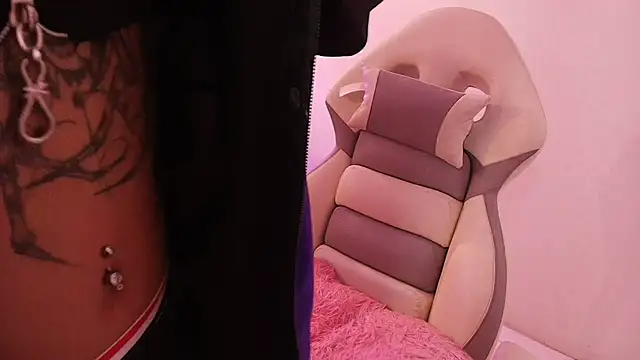 Snapshot of Sheilly_brown chatting on October 2025 07:42:02 PM Sheilly brown online show from October 2025 07:42:02 PM