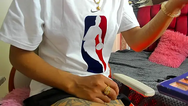 Snapshot of Sheilly_brown chatting on October 2025 07:03:01 PM Sheilly brown online show from October 2025 07:03:01 PM