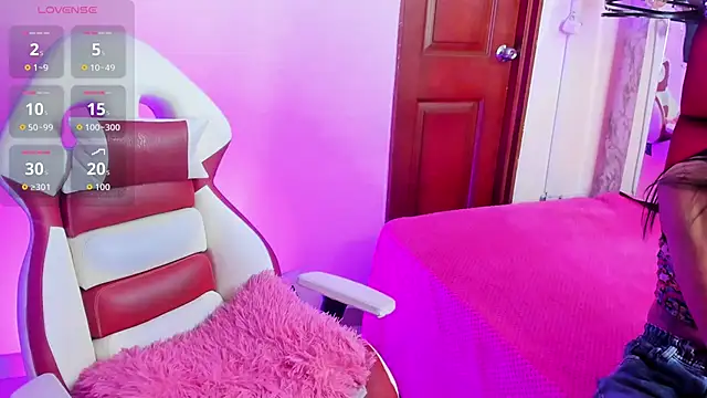 Snapshot of Sheilly_brown chatting on November 2025 07:38:01 PM Sheilly brown online show from November 2025 07:38:01 PM