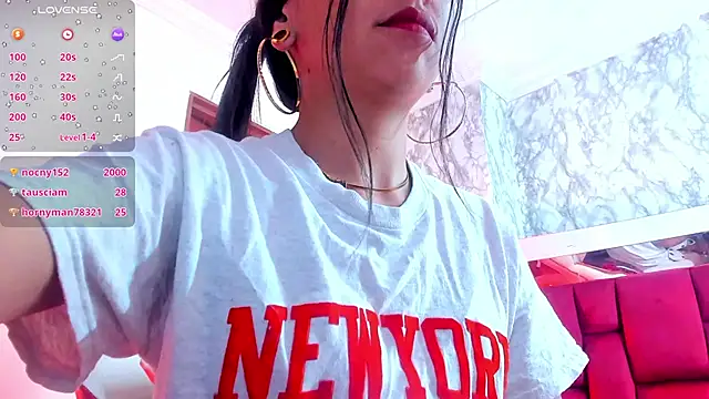 Snapshot of Sheilly_brown chatting on January 2026 03:38:01 PM Sheilly brown online show from January 2026 03:38:01 PM