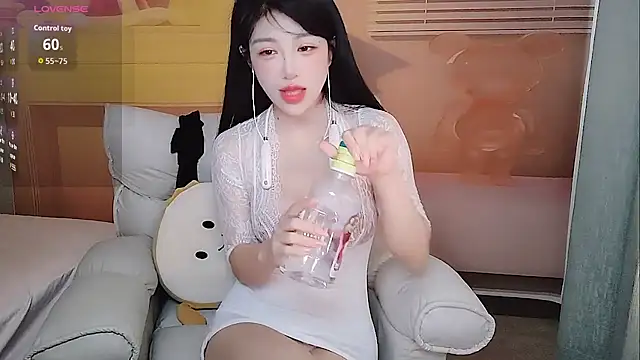 Coco--01 online show from April 2026 01:32:01 AM