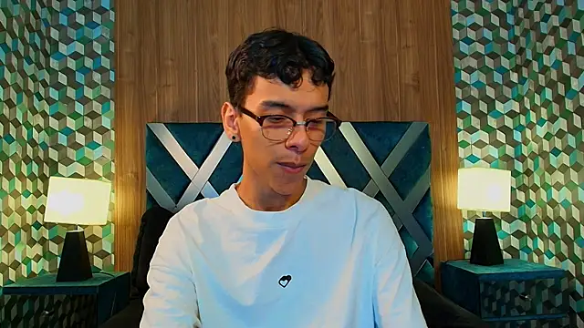 Snapshot of Aiden_Royce chatting on October 2025 05:07:02 AM Aiden Royce online show from October 2025 05:07:02 AM