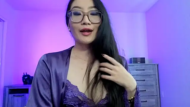 Snapshot of Aliciaz3 chatting on September 2025 10:56:02 PM Aliciaz3 online show from September 2025 10:56:02 PM