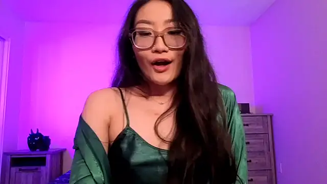 Snapshot of Aliciaz3 chatting on September 2025 05:07:02 PM Aliciaz3 online show from September 2025 05:07:02 PM