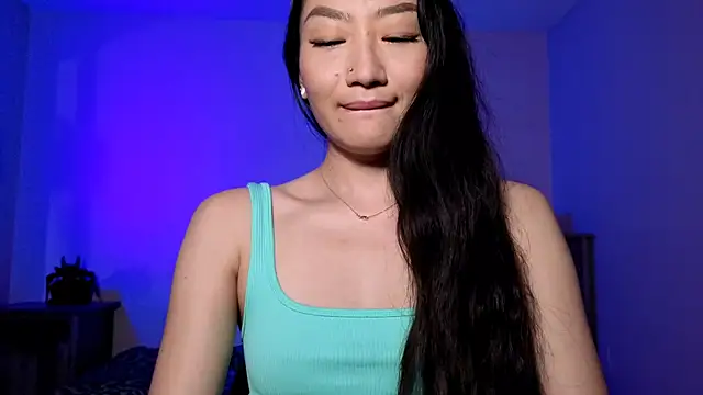 Snapshot of Aliciaz3 chatting on November 2025 02:13:01 PM Aliciaz3 online show from November 2025 02:13:01 PM