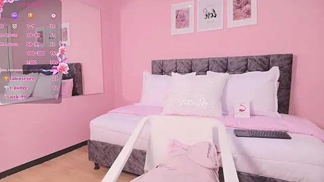 Snapshot of maddie_beauty chatting on October 2025 11:49:01 PM maddie beauty online show from October 2025 11:49:01 PM