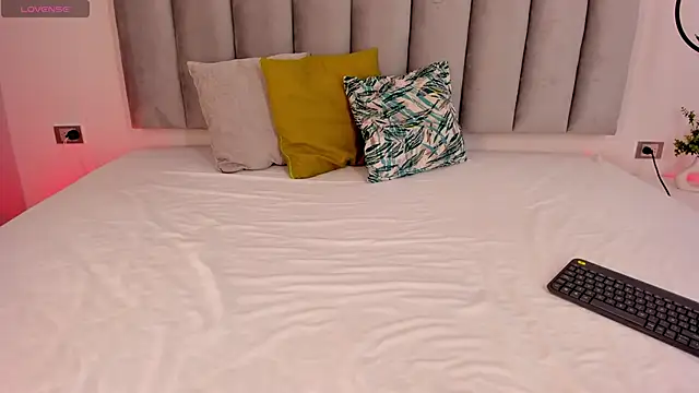 Tina curly online show from February 2026 11:00:02 AM