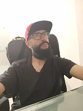 Snapshot of FranccoJ chatting on November 2025 04:00:02 PM FranccoJ online show from November 2025 04:00:02 PM