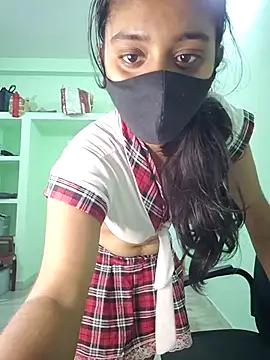 shrutee12 online show from February 2026 05:33:01 PM