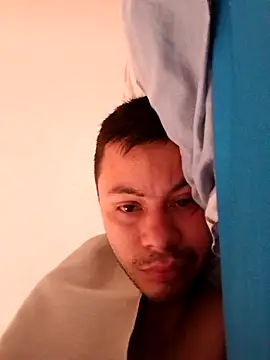 Snapshot of josrenyerz chatting on December 2025 01:18:02 PM josrenyerz online show from December 2025 01:18:02 PM