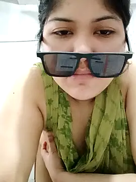 Snapshot of Nusrat-N chatting on September 2025 04:02:02 AM Nusrat-N online show from September 2025 04:02:02 AM