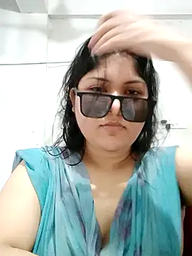 Snapshot of Nusrat-N chatting on September 2025 06:26:01 AM Nusrat-N online show from September 2025 06:26:01 AM