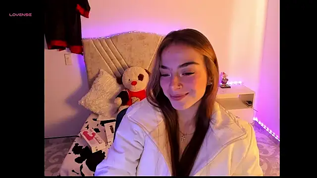 Snapshot of Mia_Victoria22 chatting on March 2026 01:40:02 PM Mia Victoria22 online show from March 2026 01:40:02 PM