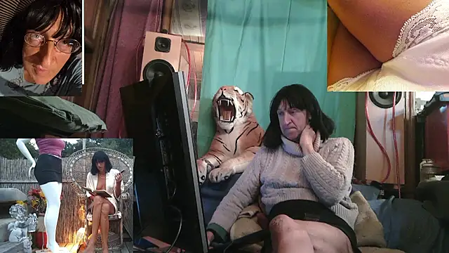 Snapshot of SissiDomination chatting on March 2026 11:00:02 PM SissiDomination online show from March 2026 11:00:02 PM