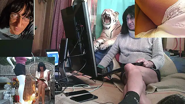 Snapshot of SissiDomination chatting on March 2026 05:40:01 PM SissiDomination online show from March 2026 05:40:01 PM