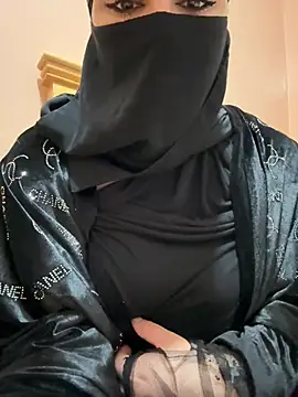 Snapshot of _Laiali_ chatting on February 2026 10:33:01 PM Laiali online show from February 2026 10:33:01 PM