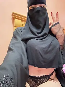 Snapshot of _Laiali_ chatting on March 2026 01:07:02 AM Laiali online show from March 2026 01:07:02 AM