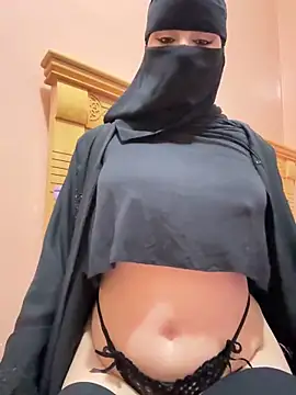 Snapshot of _Laiali_ chatting on April 2026 12:32:02 PM Laiali online show from April 2026 12:32:02 PM