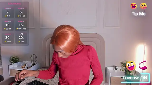 Anamonrroe online show from October 2025 12:02:02 PM