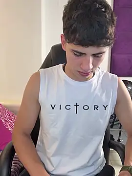 AdrianRinaldi online show from November 2025 08:08:02 PM