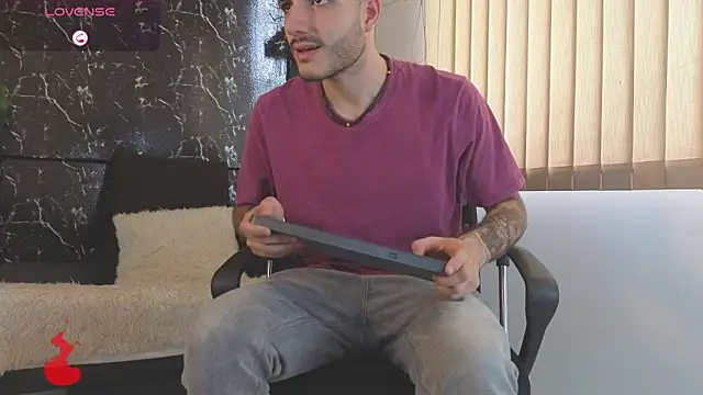 Rafael Mendezz online show from May 2026 08:46:01 PM