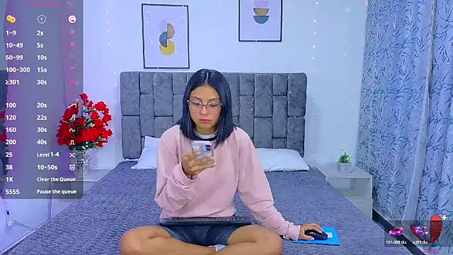 Soffia Konig  online show from February 2026 12:06:01 PM