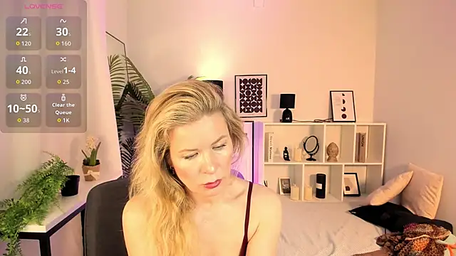 Snapshot of Julia_Giulia chatting on April 2026 07:50:02 AM Julia Giulia online show from April 2026 07:50:02 AM