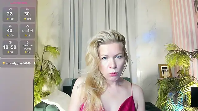 Snapshot of Julia_Giulia chatting on April 2026 02:28:01 PM Julia Giulia online show from April 2026 02:28:01 PM