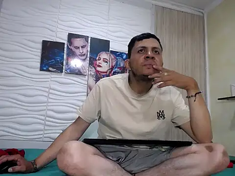 afroditoo online show from October 2025 09:45:01 PM