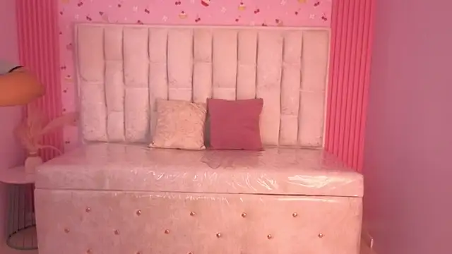 Snapshot of ambar_fox_s chatting on April 2026 08:09:01 PM ambar fox s online show from April 2026 08:09:01 PM