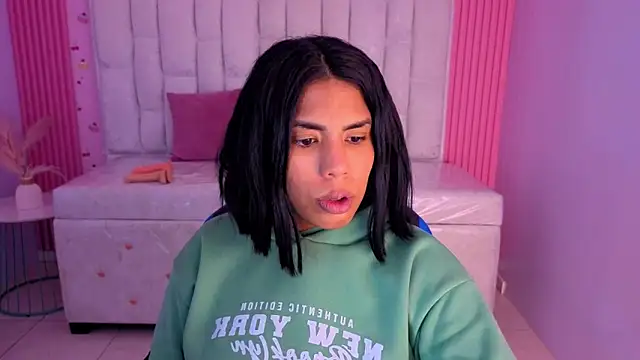 Snapshot of ambar_fox_s chatting on April 2026 08:02:02 PM ambar fox s online show from April 2026 08:02:02 PM