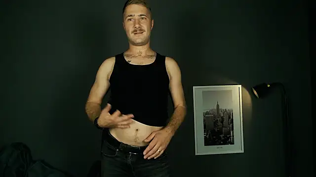 Snapshot of Mr_At_ chatting on September 2025 07:32:01 AM Mr At online show from September 2025 07:32:01 AM