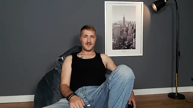 Snapshot of Mr_At_ chatting on September 2025 08:06:01 AM Mr At online show from September 2025 08:06:01 AM