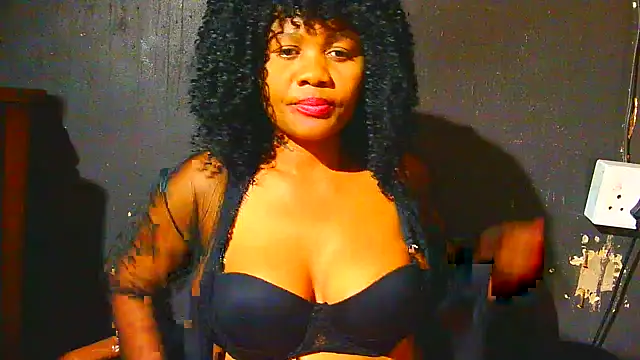 Snapshot of Augustine-Blooomxx chatting on November 2025 05:57:01 PM Augustine-Blooomxx online show from November 2025 05:57:01 PM