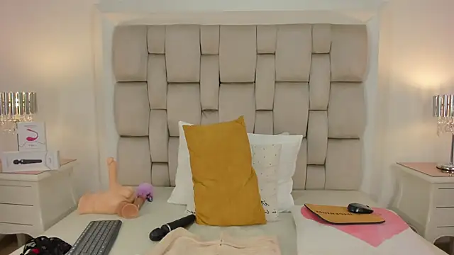 Snapshot of frehia_dimou chatting on October 2025 03:32:01 PM frehia dimou online show from October 2025 03:32:01 PM