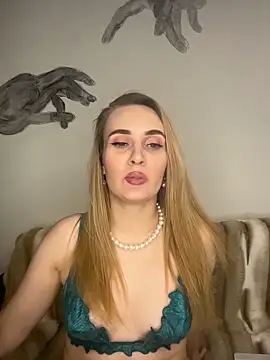 Snapshot of KiraBerht chatting on March 2026 08:43:01 PM KiraBerht online show from March 2026 08:43:01 PM