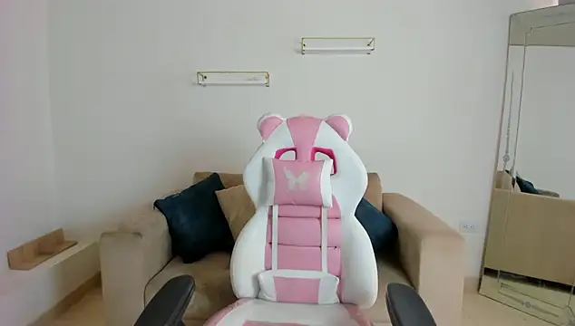 april smiith online show from January 2026 02:08:01 PM