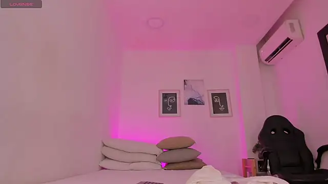 Snapshot of Anastasia_lauren chatting on October 2025 08:09:02 PM Anastasia lauren online show from October 2025 08:09:02 PM