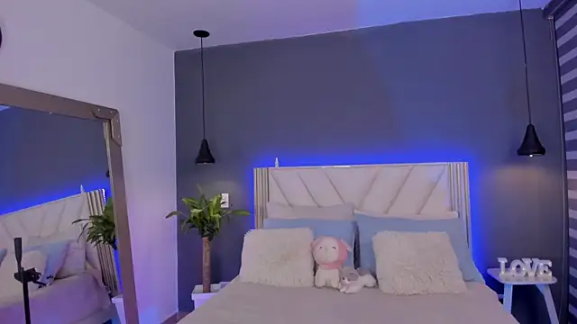 NaishaFord 1 online show from April 2026 06:29:02 AM